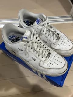(早い者勝ち！)Nike Air Force 1 ホワイト スニーカーのサムネイル