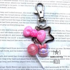 No.86 ハンドメイド　キーホルダー　リボンのサムネイル