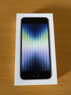 Apple iPhone SE 第3世代 128GB スターライトのサムネイル