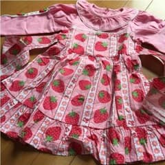ももちゃん様♡新品♡イチゴワンピのサムネイル