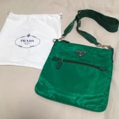 新品未使用PRADA プラダ ショルダーバッグ　サコッシュのサムネイル