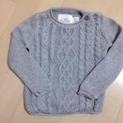 ケーブルニットセーターのサムネイル