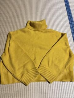 H&M イエロー タートルネック ニット Mのサムネイル