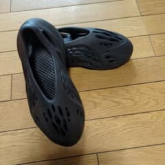 アディダス カニエウエスト YEEZY FOAM RUNNERのサムネイル