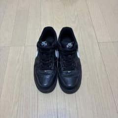 Nike Air Force 1 ブラック/ホワイトのサムネイル