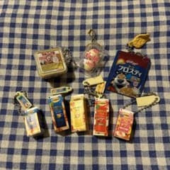 ガチャガチャキーホルダー 8点セット 食品パッケージのサムネイル