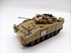 【完成品】1/35 英軍　Warrior 歩兵戦闘車　デザートカラーのサムネイル