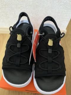 NIKEのサムネイル