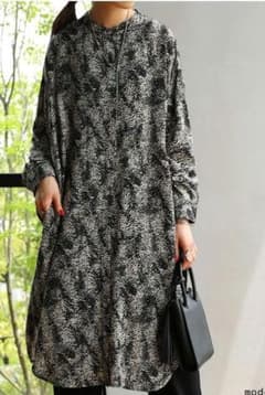 ANTIQUA モノトーン柄 ロングシャツワンピース 長袖のサムネイル