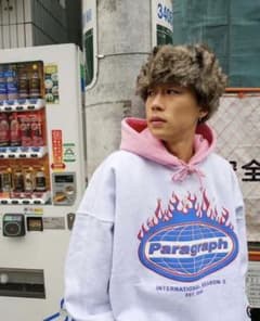 【新品・正規品】paragraph スウェット トレーナー　国内完売　ラスト1のサムネイル