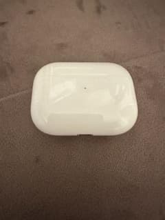 Apple AirPods Pro 充電器　第1世代　充電ケース　正規品のサムネイル