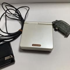 ゲームボーイアドバンスSP 充電器・ワイヤレスアダプタ付き　ファミコンカラーのサムネイル