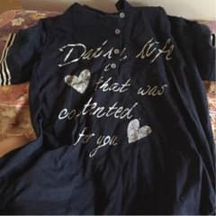 ハートのTシャツのサムネイル