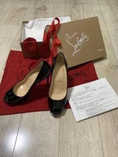 お専用品⭐︎値打⭐︎極美品⭐︎クリスチャンルブタン　黒　オープントゥパンプス　24㎝のサムネイル