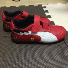 Puma Kidsフェラーリモデルのサムネイル
