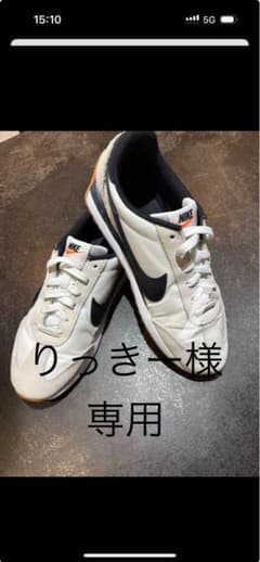 NIKE ナイキパシフィック MHQ2052 メインカラーホワイト、クリーム色。