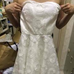 白 花柄ミニドレスのサムネイル