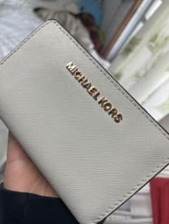 MICHEAL KORS WHITE 折りたたみ財布のサムネイル