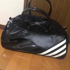 アディダスのサムネイル