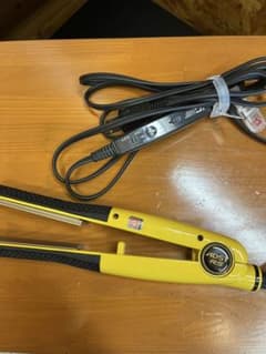 ADST RS ストレートヘアアイロン 温度調整機能付き - メルカリ