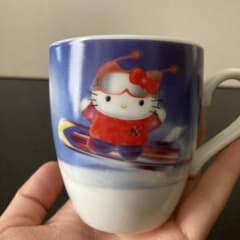 ハローキティ　マグカップ　冬季　限定のサムネイル