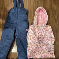 ハローキティスキー スノボ ウェア 上下 100cmキッズ 雪遊び - メルカリ