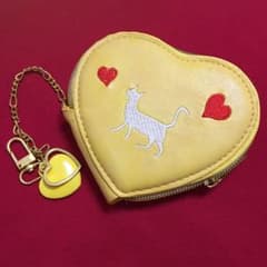 【新品未使用】黄色が綺麗なハートの小銭入れのサムネイル