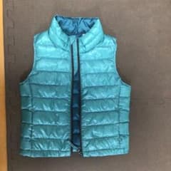 UNIQLO ユニクロ ウルトラライトダウン　ベスト　キッズ　110のサムネイル