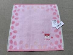 FURLA タオルハンカチ ピンク 花びら柄のサムネイル