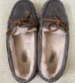 k*o様 【UGG 】アグ モカシン DAKOTA ダコタ グレー 23cmのサムネイル