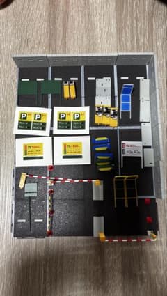 ち*た様 ガチャガチャ 駐車場 1/64のサムネイル