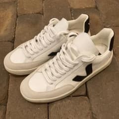 スニーカー　美品　VEJAのサムネイル