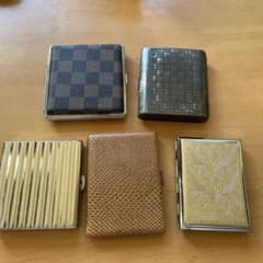 巻きタバコ一色のサムネイル