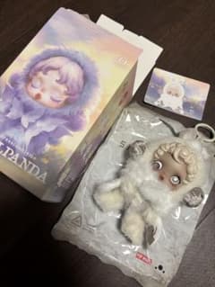 POP MART スカルパンダぬいぐるみのサムネイル