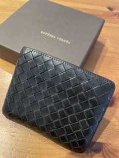 Bottega Veneta 黒 レザー 二つ折り財布のサムネイル