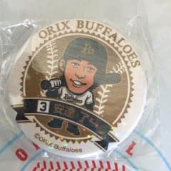 安達了一 缶バッチのサムネイル