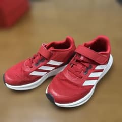 値下げします！adidas キッズシューズ 赤 ベルクロのサムネイル