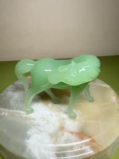 翡翠 馬の彫刻 淡い緑色のサムネイル