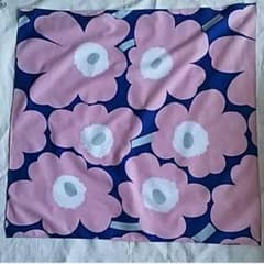 cocoyo様専用 marimekko ウニッコ バンダナ スカーフ ハンカチのサムネイル