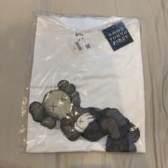 ユニクロカウズTシャツのサムネイル