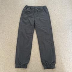 140ユニクロ　キッズ　パンツ　ボトムスのサムネイル