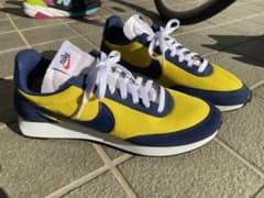 NIKE ナイキ　スニーカーのサムネイル