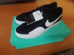 Nike ブラック/ホワイト スニーカーのサムネイル