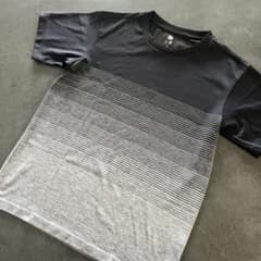 UNIQLO グラデーションボーダー Tシャツのサムネイル