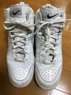 NIKE  スニーカーのサムネイル