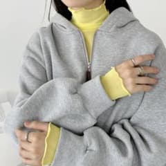 CLEA メロウハイネックシアーインナートップス イエローのサムネイル