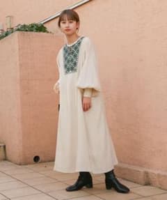 らら様専用⭐︎kastane 楊柳刺繍カフタンワンピースのサムネイル