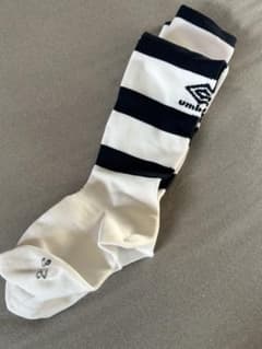 umbro サッカーソックス ホワイト・ネイビーのサムネイル
