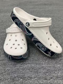 Crocs クロックス サンダル ペイズリー ホワイト 26 cmのサムネイル