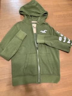 ホリスターのパーカーのサムネイル